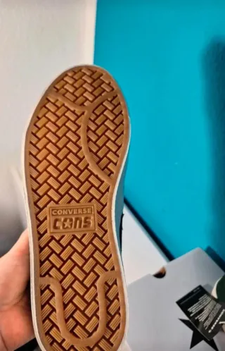 Zapatillas Nuevas, de la marca CONVERSE