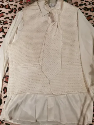 Traje de novio beige