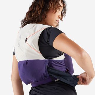 Mochila trail running mujer + 2 bidones 500 ml incluidos -