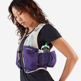 Mochila trail running mujer + 2 bidones 500 ml incluidos -