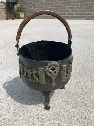 Antico calderone in rame