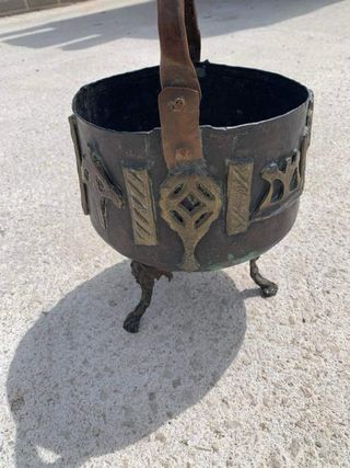 Antico calderone in rame