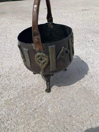 Antico calderone in rame