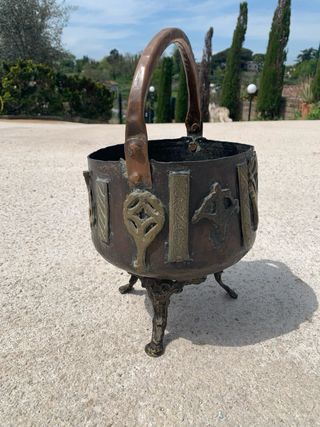 Antico calderone in rame