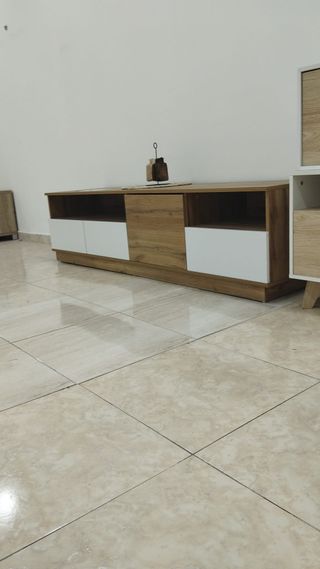 Mueble TV moderno madera y blanco