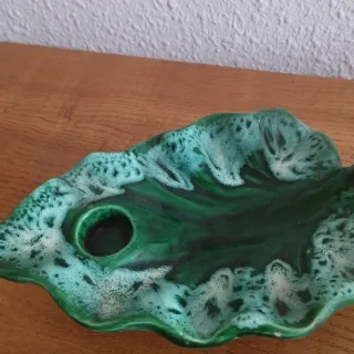 Porta velas de cerámica con forma de hoja