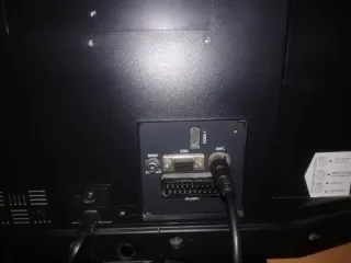 Televisión Sunstech pequeña