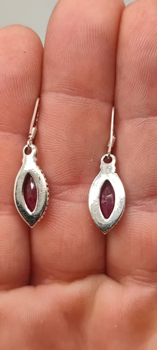 Pendientes de Plata y Rubí.