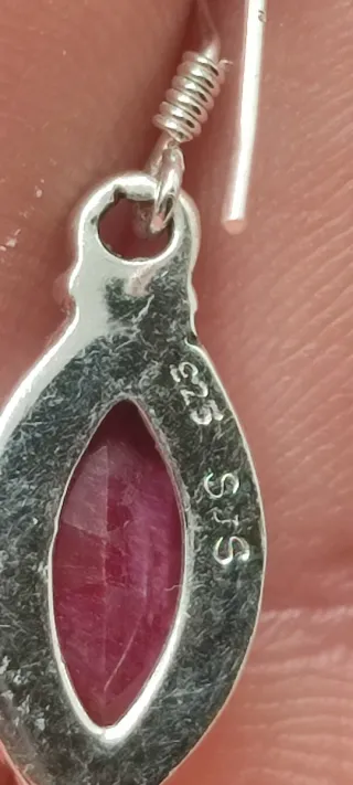 Pendientes de Plata y Rubí.