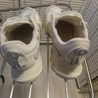 Deportivas Lacoste Beige y Blancas