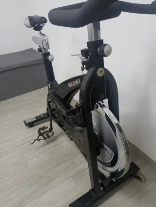 Bicicleta Spinning Estática. Dkn utility 61