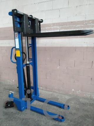Apilador Manual 2000 Kg - 1600 mm - 16003
