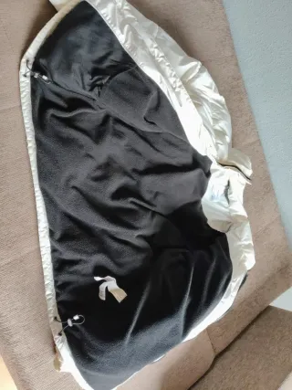 Cazadora acolchada blanca