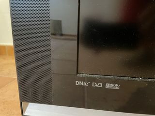 Televisor Samsung 32” Negro y Plateado