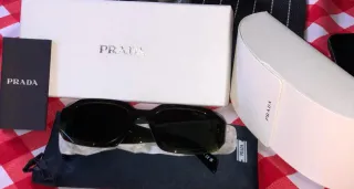 Occhiali da sole Prada verdi