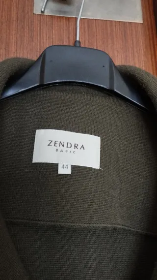 Chaqueta Zendra verde oliva entallada