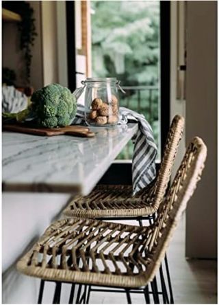 Taburetes altos ratán y metal