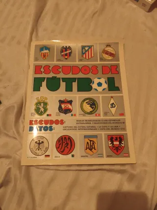Libro Escudos de Fútbol Coleccionista