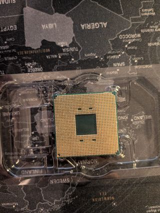 Procesador AMD Ryzen 5 5600XT y Placa Base Asus