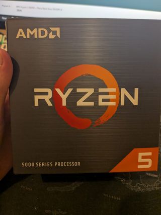 Procesador AMD Ryzen 5 5600XT y Placa Base Asus