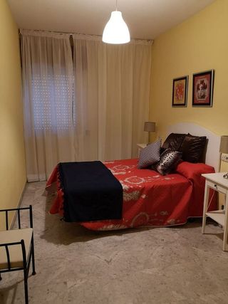 Piso en alquiler en La Buhaira en Sevilla