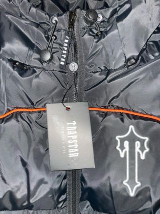 Chaqueta Trapstar Negra con Capucha