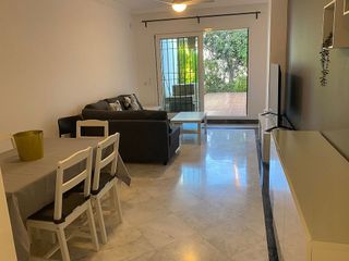 Piso en alquiler en Los Naranjos - Las Brisas en Marbella