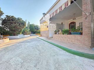 Chalet en venta en Jubalcoi en Elche