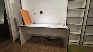 Mesa de despacho moderna