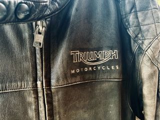 Chaqueta Motera Triumph Negra y Roja