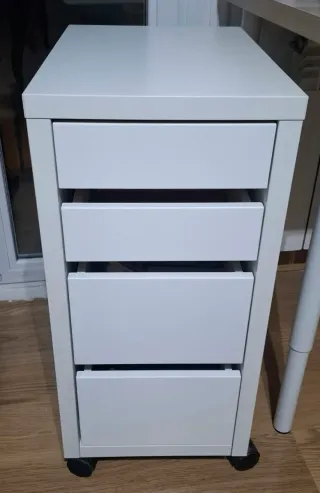 Mesa y Cajonera ikea Micke