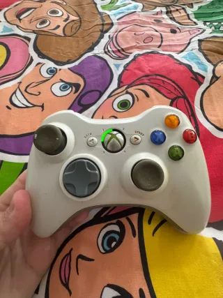 Consola Xbox 360 1 mando  1 juego cables