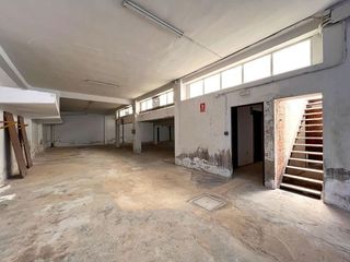 Local comercial en venta en Carcaixent