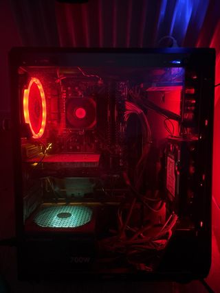 PC Gaming fisso rosso