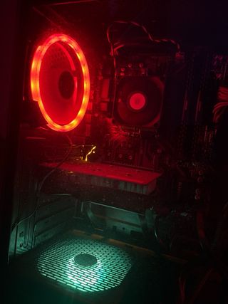 PC Gaming fisso rosso