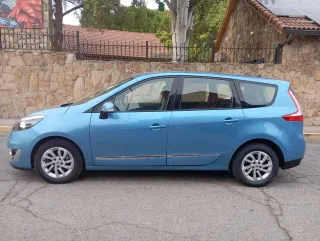 Renault Grand Scenic 2012