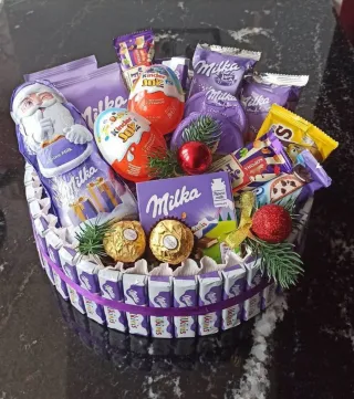 Cesta decorada de forma redonda