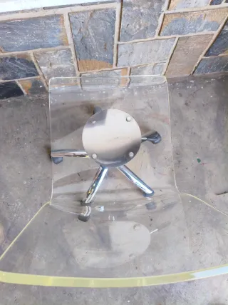 Silla de oficina acrílica transparente
