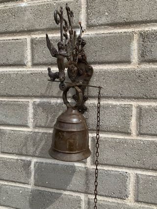 Campana antica bronzo decorata