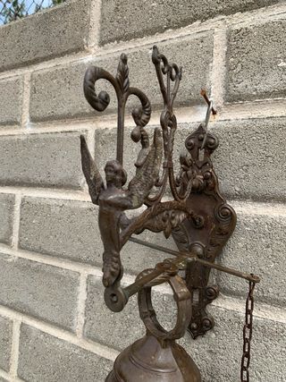 Campana antica bronzo decorata