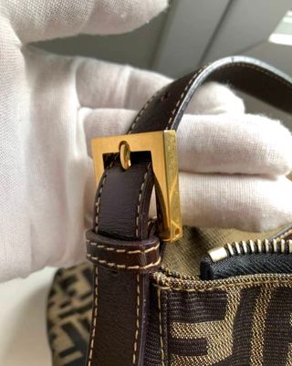 Bolso Fendi Baguette Hebilla Dorada Marrón