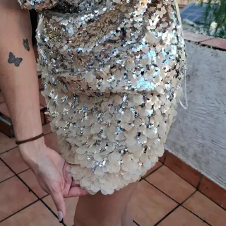 Vestido fiesta lentejuelas plateadas y doradas