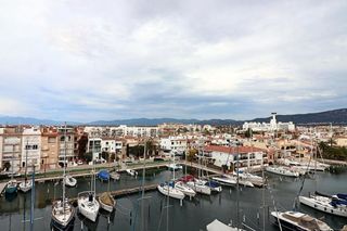 Ático en venta en Empuriabrava en Castelló d´Empúries