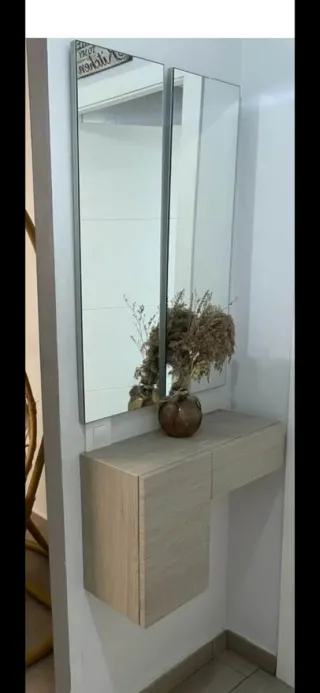Mueble recibidor con espejo