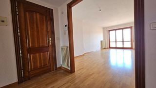 Piso en alquiler en Arrabal en Zaragoza