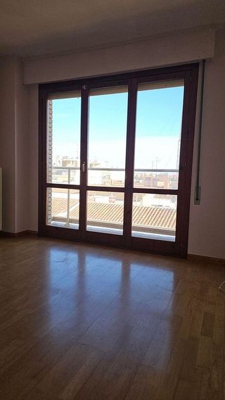 Piso en alquiler en Arrabal en Zaragoza