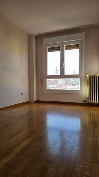 Piso en alquiler en Arrabal en Zaragoza