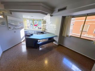 Oficina en venta en Elda