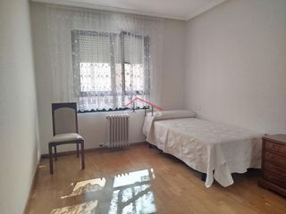 Piso en alquiler en San Mamés - La Palomera en León