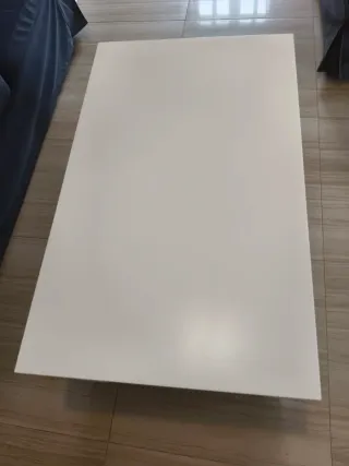 Mesa de centro blanca de madera